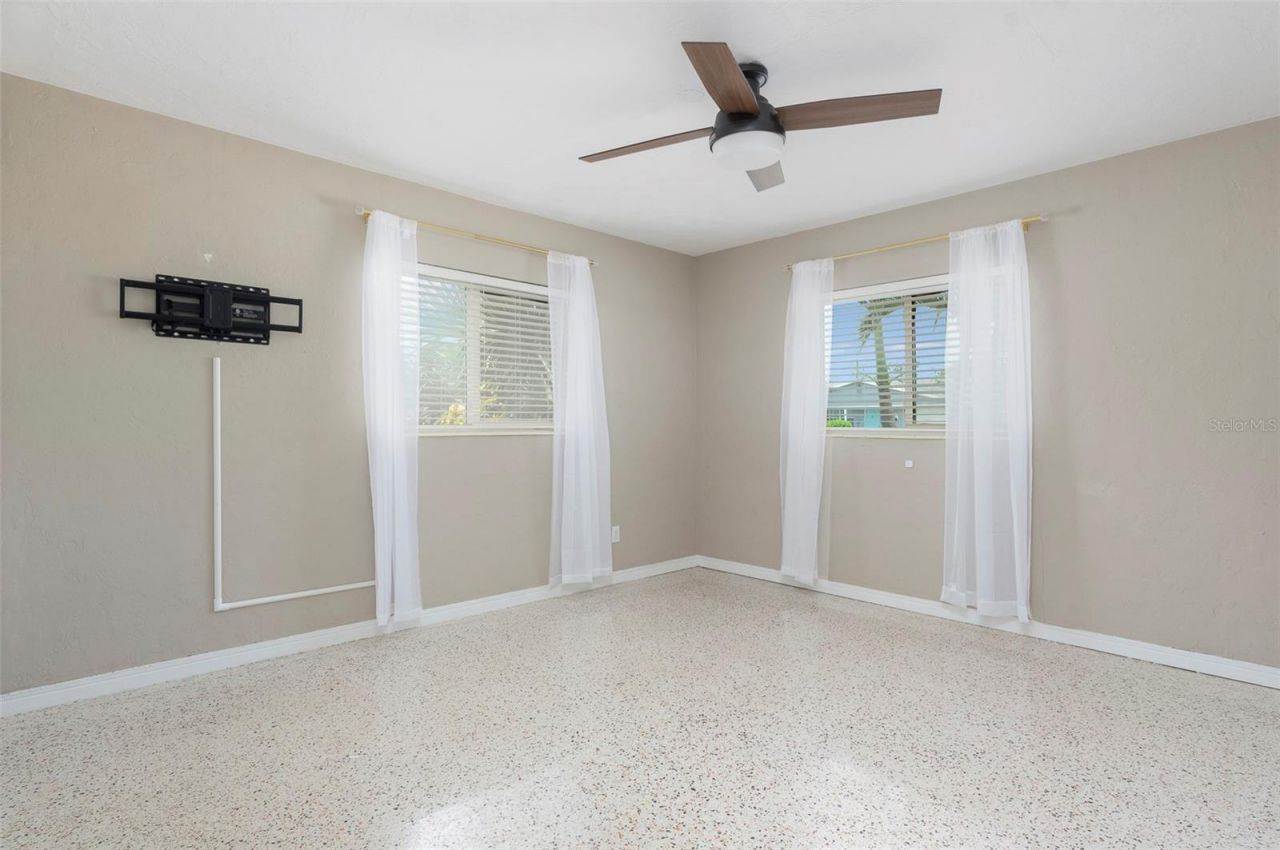 6355 23rd Avenue N, Saint Petersburg, FL 33710 Photo