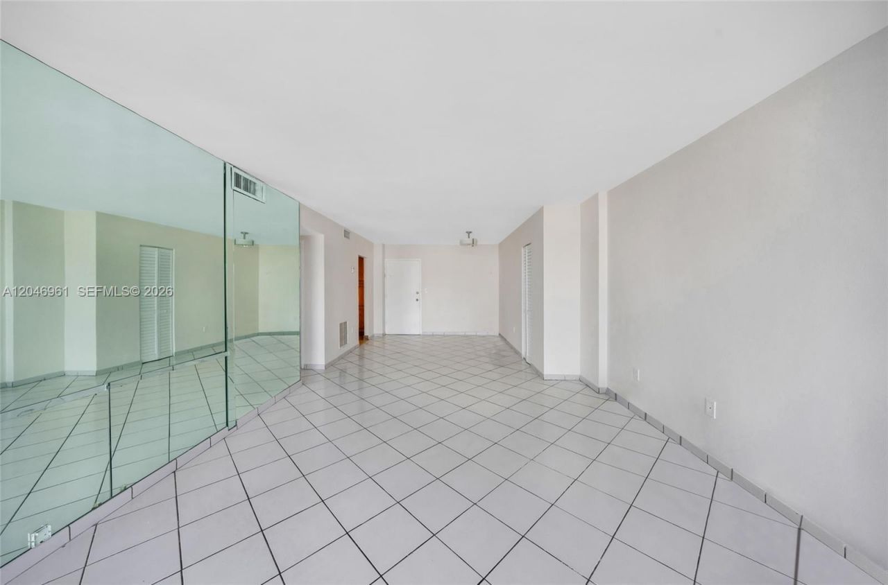 1865 79th St Cswy, Unit 12D, North Bay Village, FL 33141 Photo