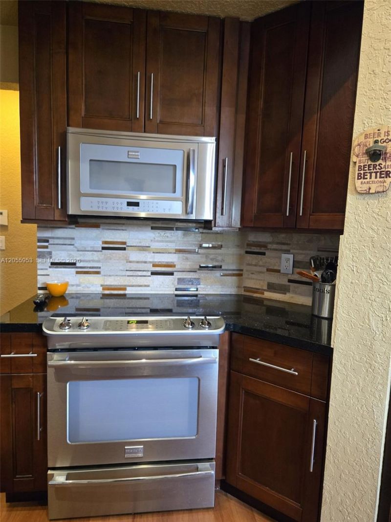 15670 SW 16th Ct, Pembroke Pines, FL 33027 Photo