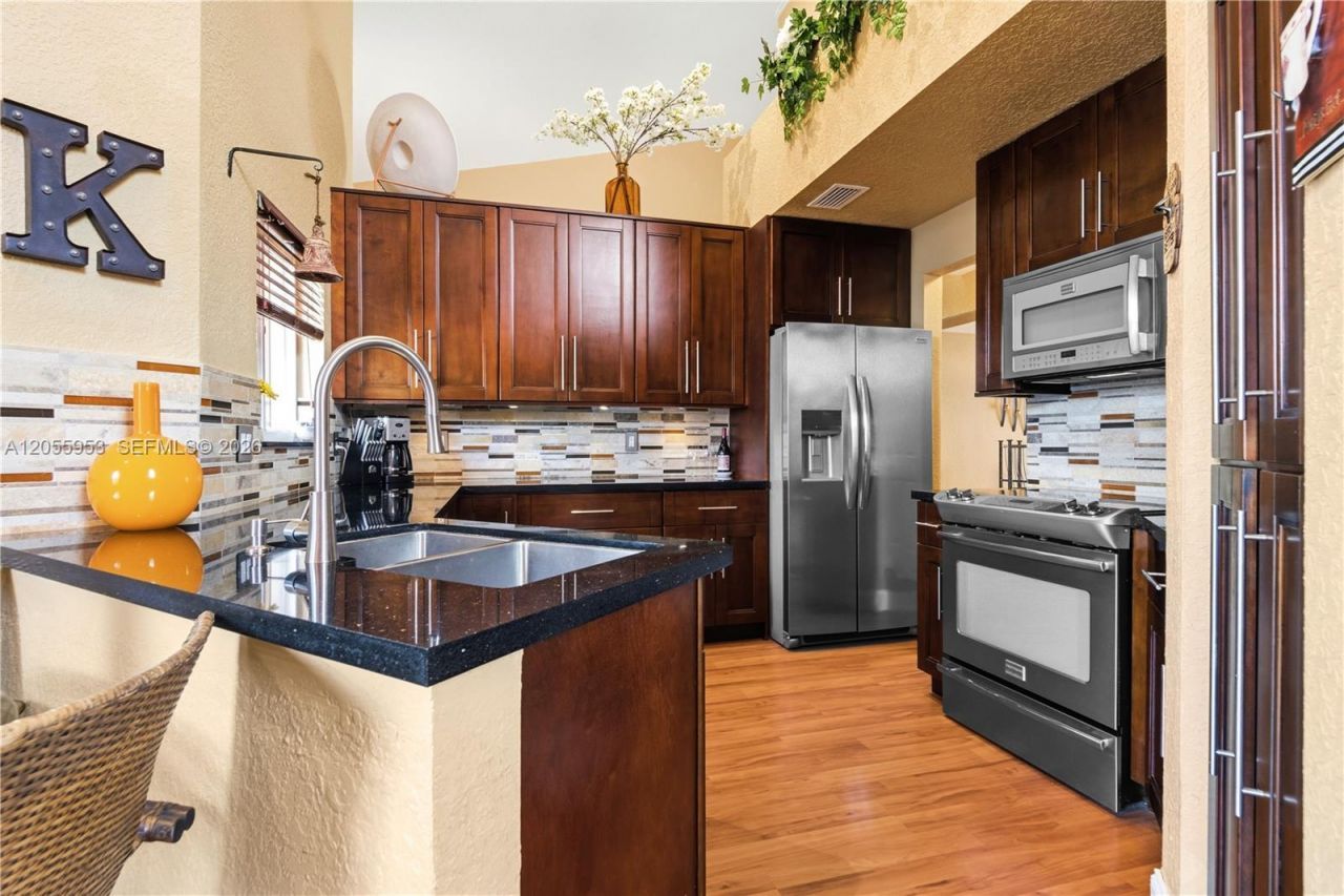 15670 SW 16th Ct, Pembroke Pines, FL 33027 Photo