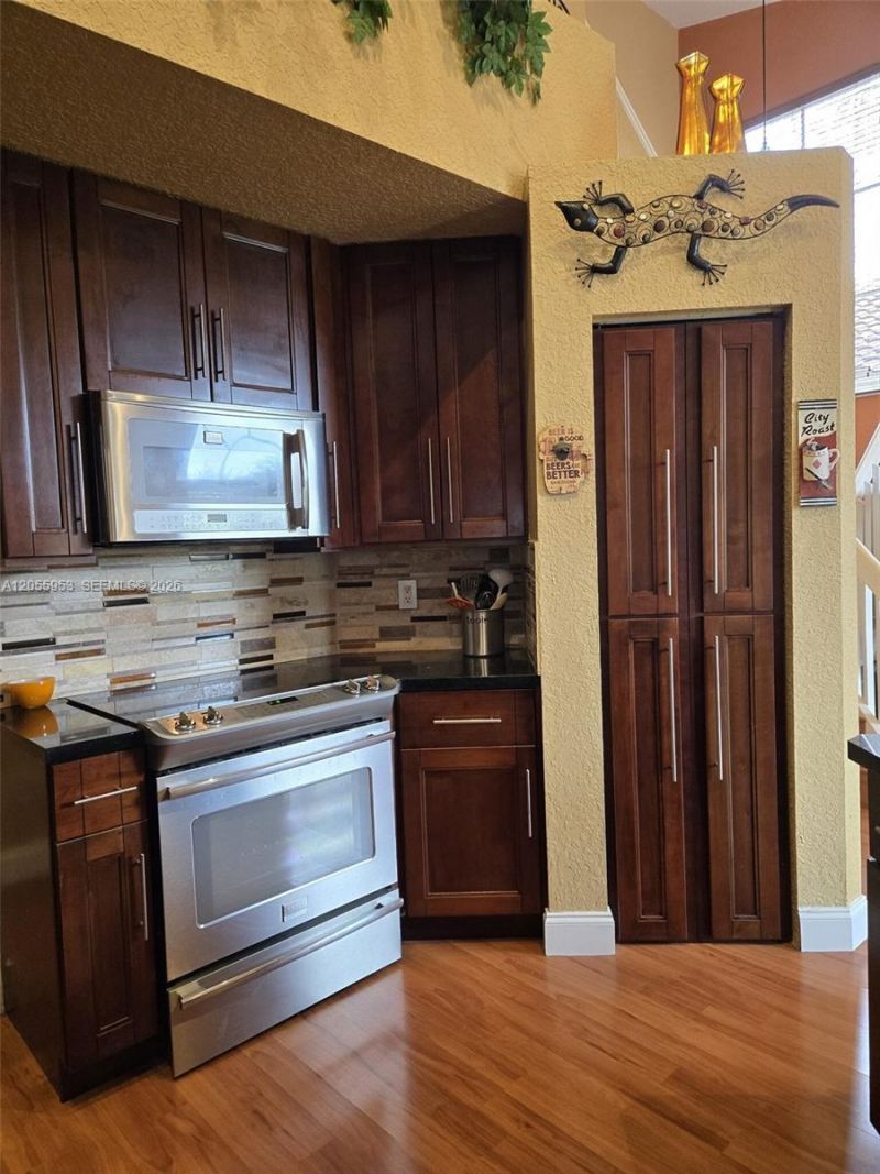 15670 SW 16th Ct, Pembroke Pines, FL 33027 Photo