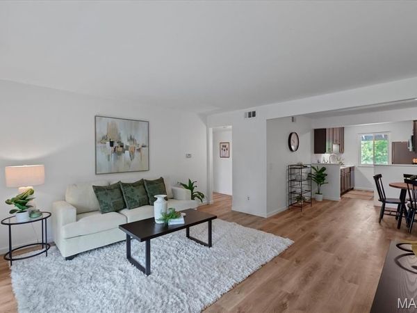 1733 Gascony Parc Drive, Unit 1733, Lake St Louis, MO 63367
