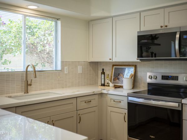 5032 E SIESTA Drive, Unit 3, Phoenix, AZ 85044