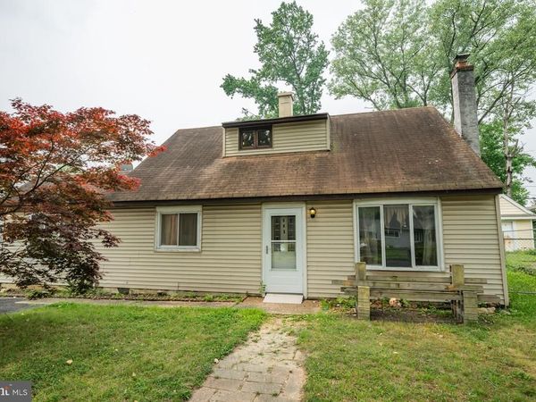 563 WILK DRIVE , MORRISVILLE, PA 19067