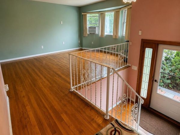 West Islip, NY 11795