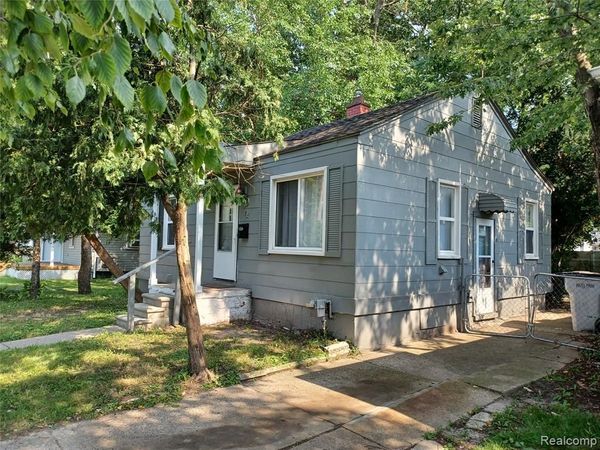 94 E Mapledale Avenue, Hazel Park, MI 48030