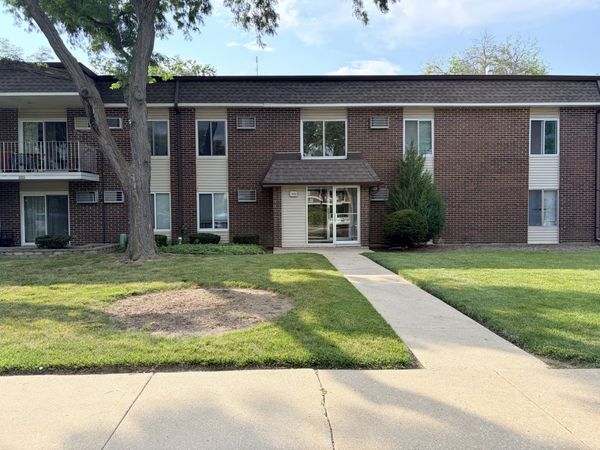 1133 Miller Lane , Unit 108, Buffalo Grove, IL 60089