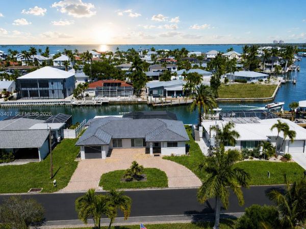 7 Fairview Blvd, Fort Myers, FL 33931