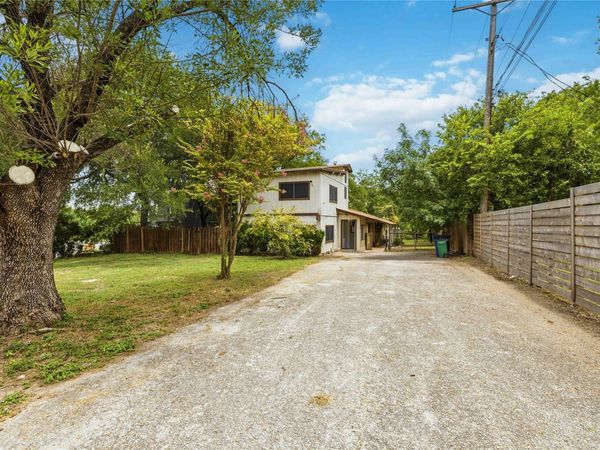 3305 Dolphin DR , Austin, TX 78704