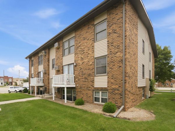 505 Chestnut Street, Unit I, LaPorte City, IA 50651