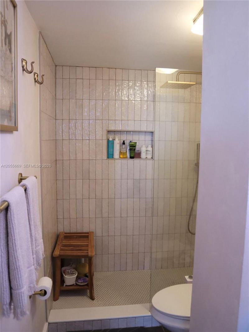 2350 NE 135th St , Unit 607, North Miami, FL 33181 Photo