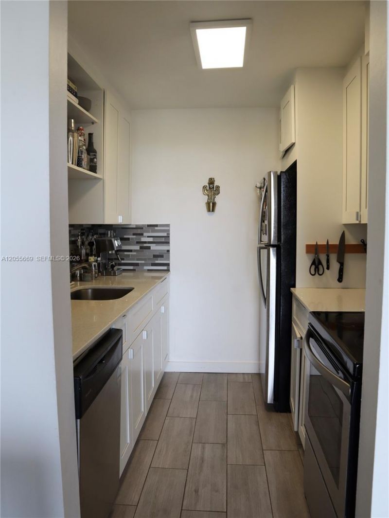 2350 NE 135th St , Unit 607, North Miami, FL 33181 Photo
