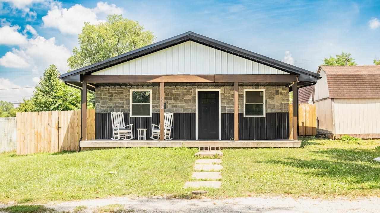 3318 Richmond Avenue, Connersville, IN 47331 Main Photo