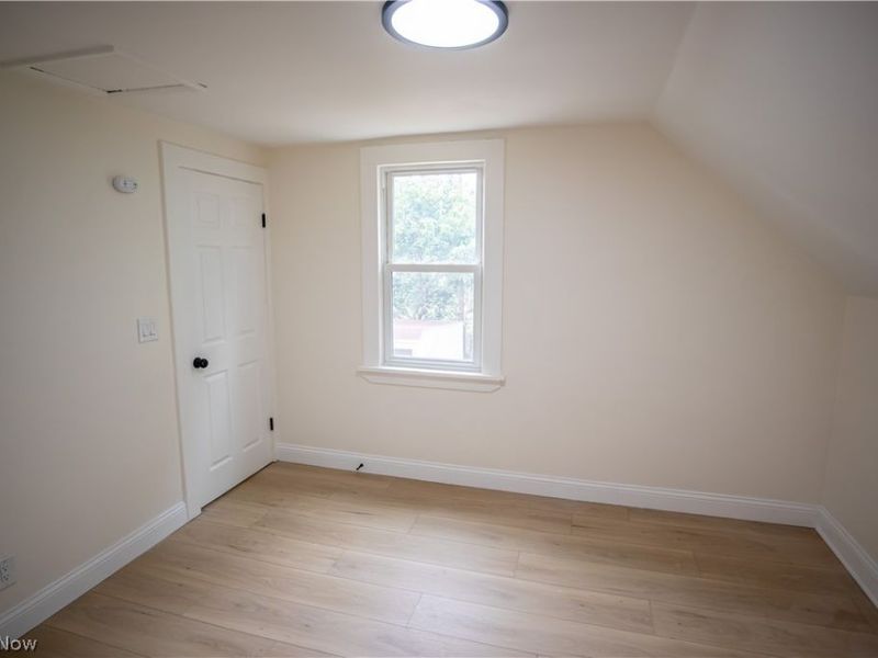 9105 Bancroft Avenue, Cleveland, OH 44105 Photo 18