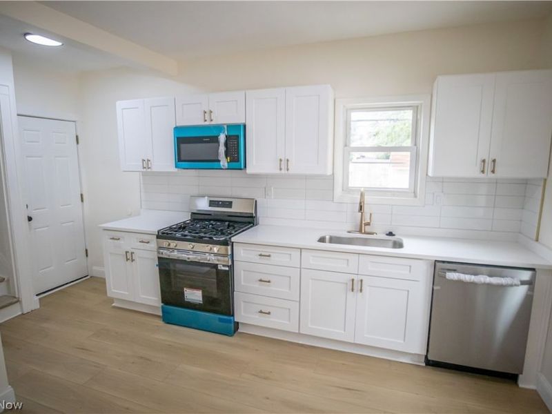 9105 Bancroft Avenue, Cleveland, OH 44105 Photo 27