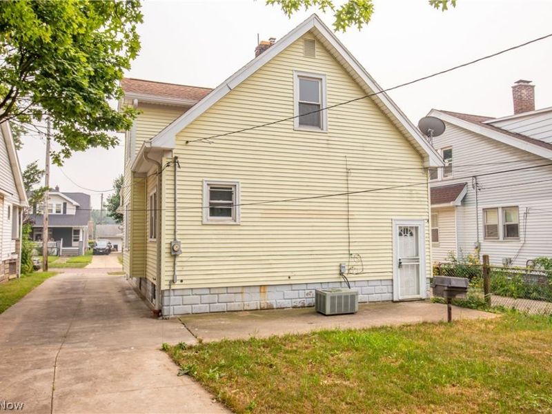 9105 Bancroft Avenue, Cleveland, OH 44105 Photo 7
