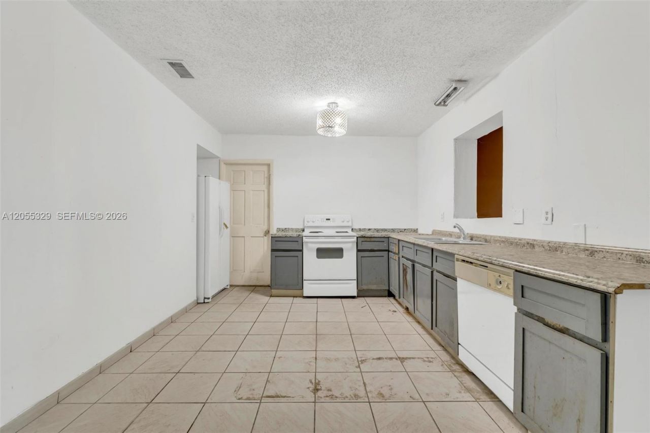 9921 SW 165th Ter, Miami, FL 33157 Photo