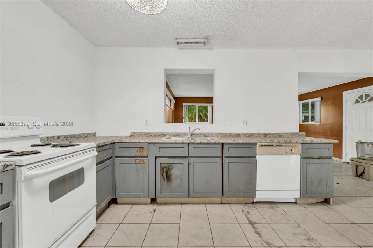 9921 SW 165th Ter, Miami, FL 33157 Photo