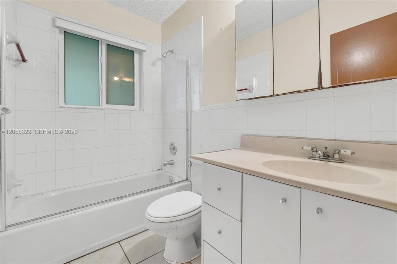 9921 SW 165th Ter, Miami, FL 33157 Photo