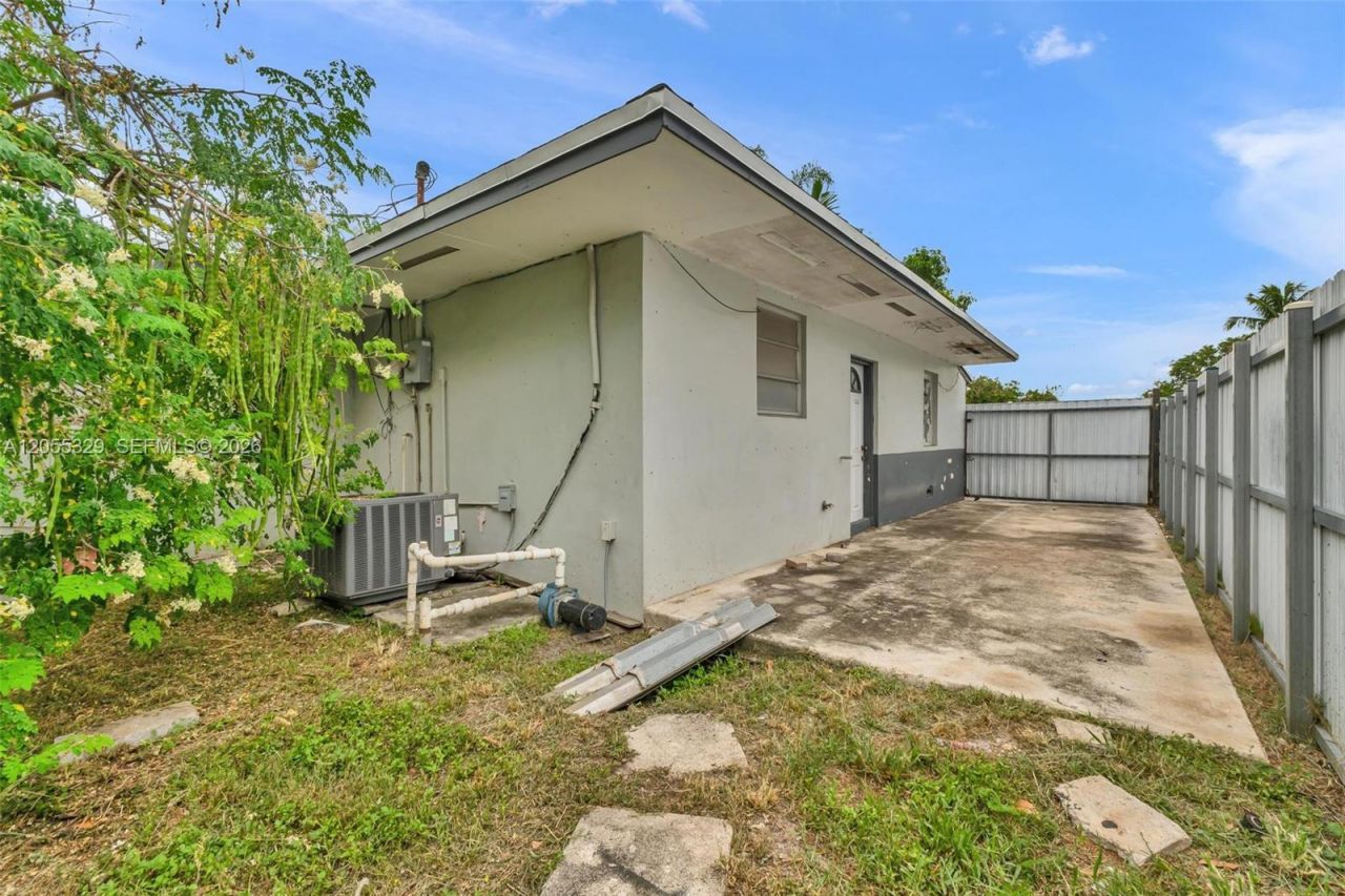 9921 SW 165th Ter, Miami, FL 33157 Photo