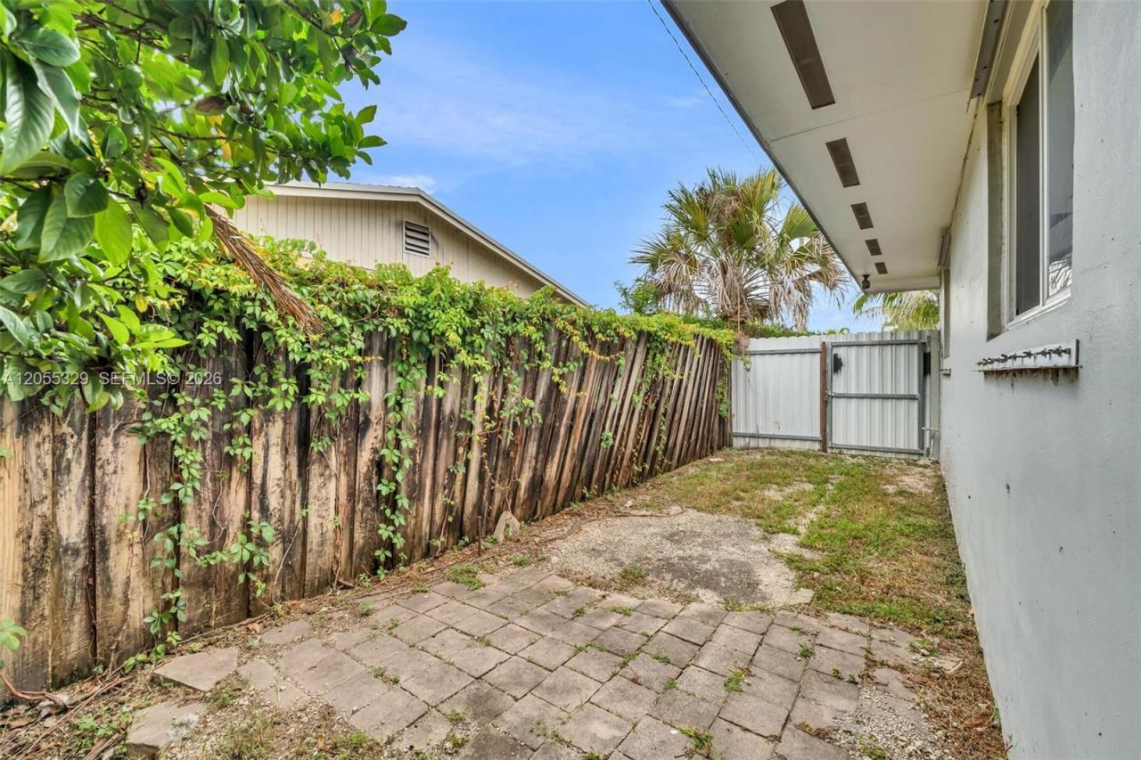 9921 SW 165th Ter, Miami, FL 33157 Photo