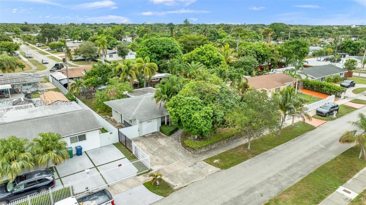 9921 SW 165th Ter, Miami, FL 33157 Photo