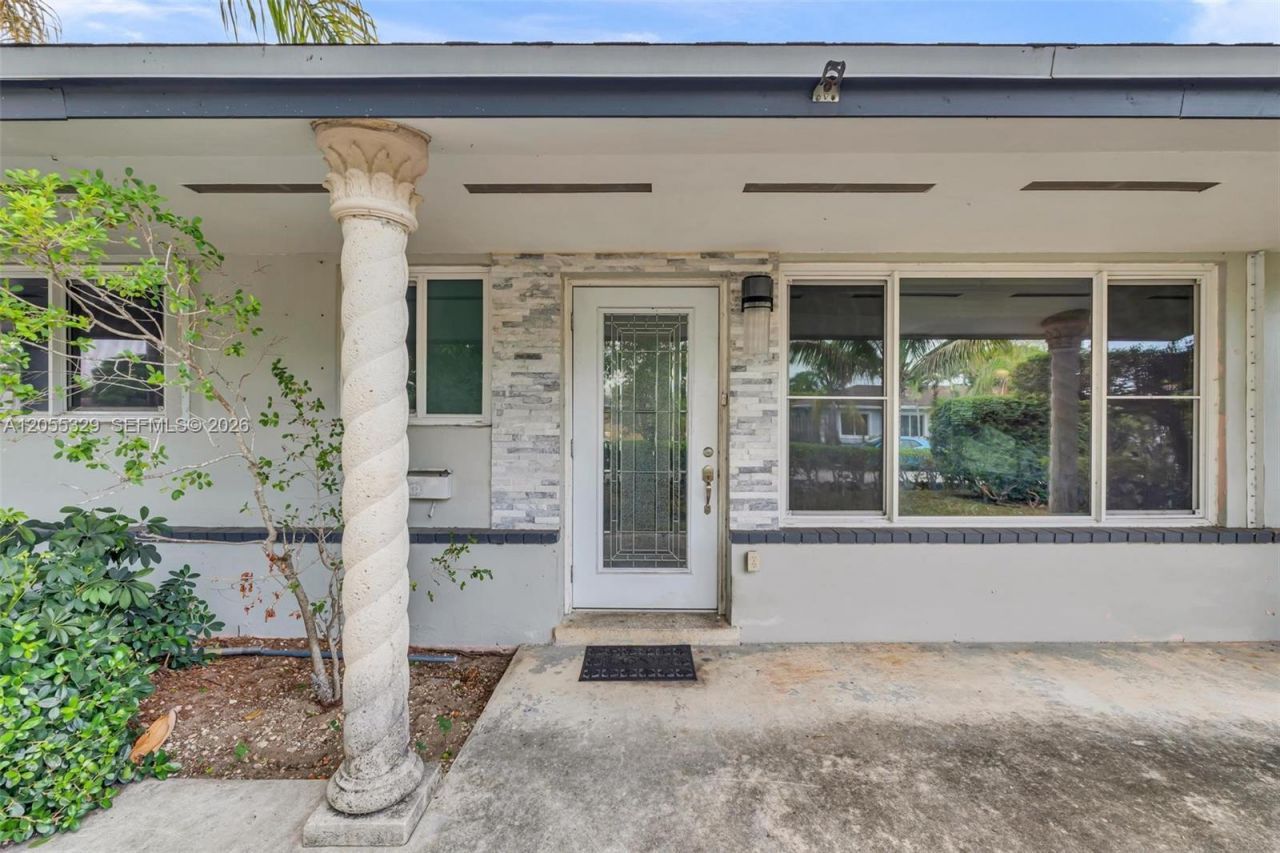 9921 SW 165th Ter, Miami, FL 33157 Photo