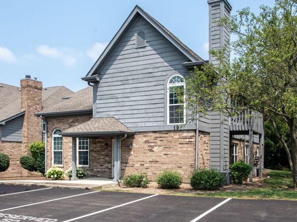 19 Foxcroft Road, Unit 203, Naperville, IL 60565