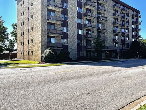 850 Des Plaines Avenue , Unit 409, Forest Park, IL 60130