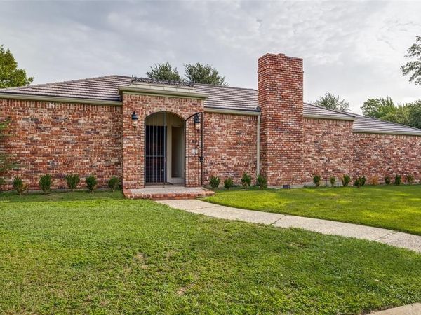 7211 Lavendale Circle, Dallas, TX 75230