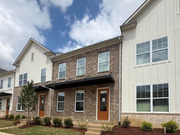 3055 PORTAGE DR, Bartlett, TN 38135