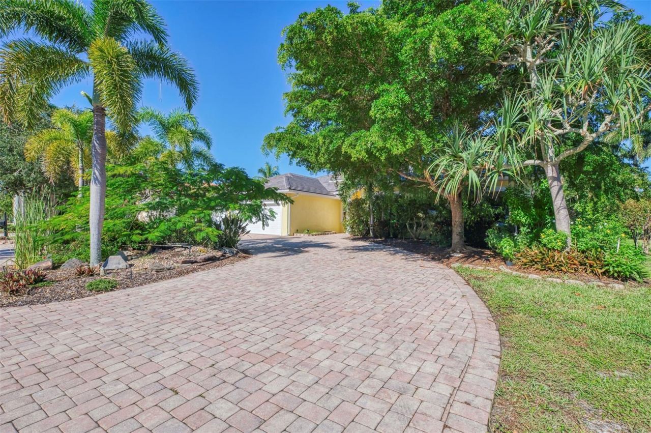 4708 Sweetmeadow Circle, Sarasota, FL 34238 Photo