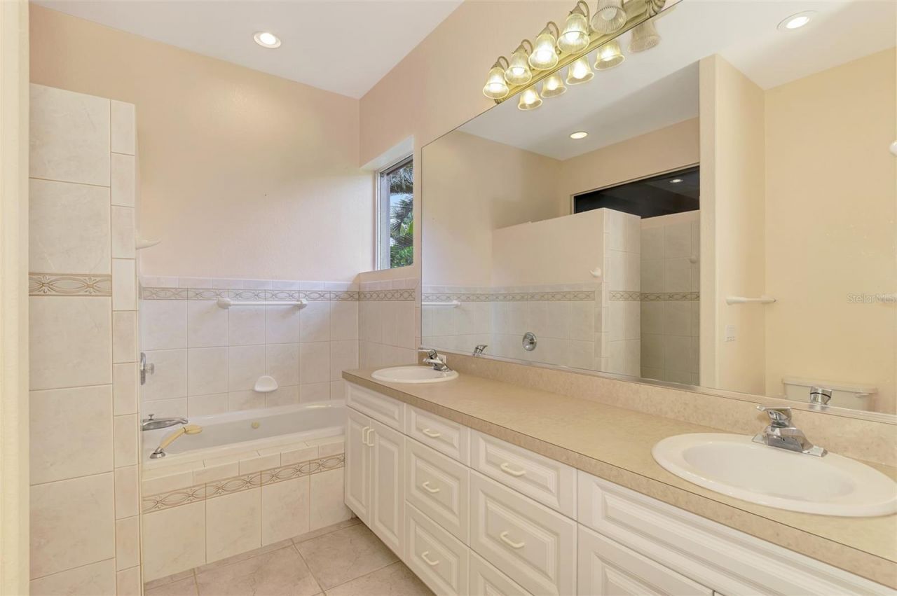 4708 Sweetmeadow Circle, Sarasota, FL 34238 Photo