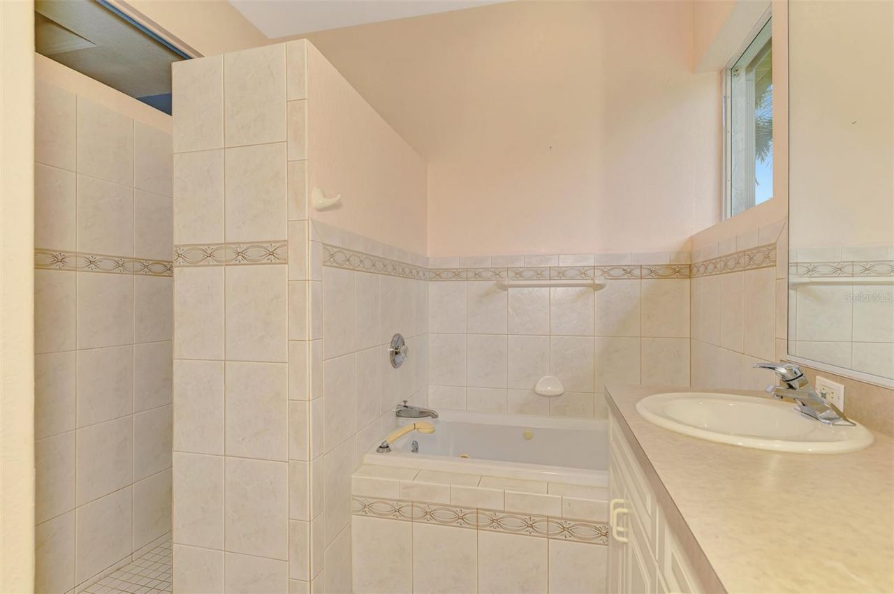 4708 Sweetmeadow Circle, Sarasota, FL 34238 Photo