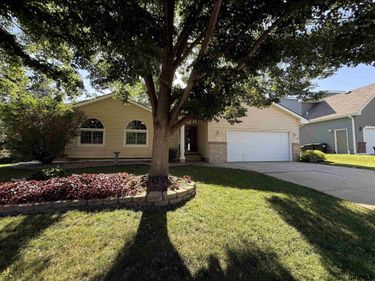 2711 N 145th Avenue, Omaha, NE 68116