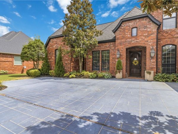 2802 Rainier Road, Rogers, AR 72758
