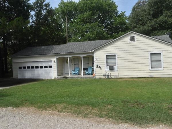 1015 Winkler Street , Ennis, TX 75119