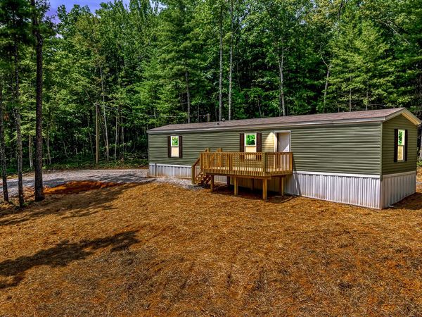 5813 Bobcat Tr, Tallassee, TN 37878
