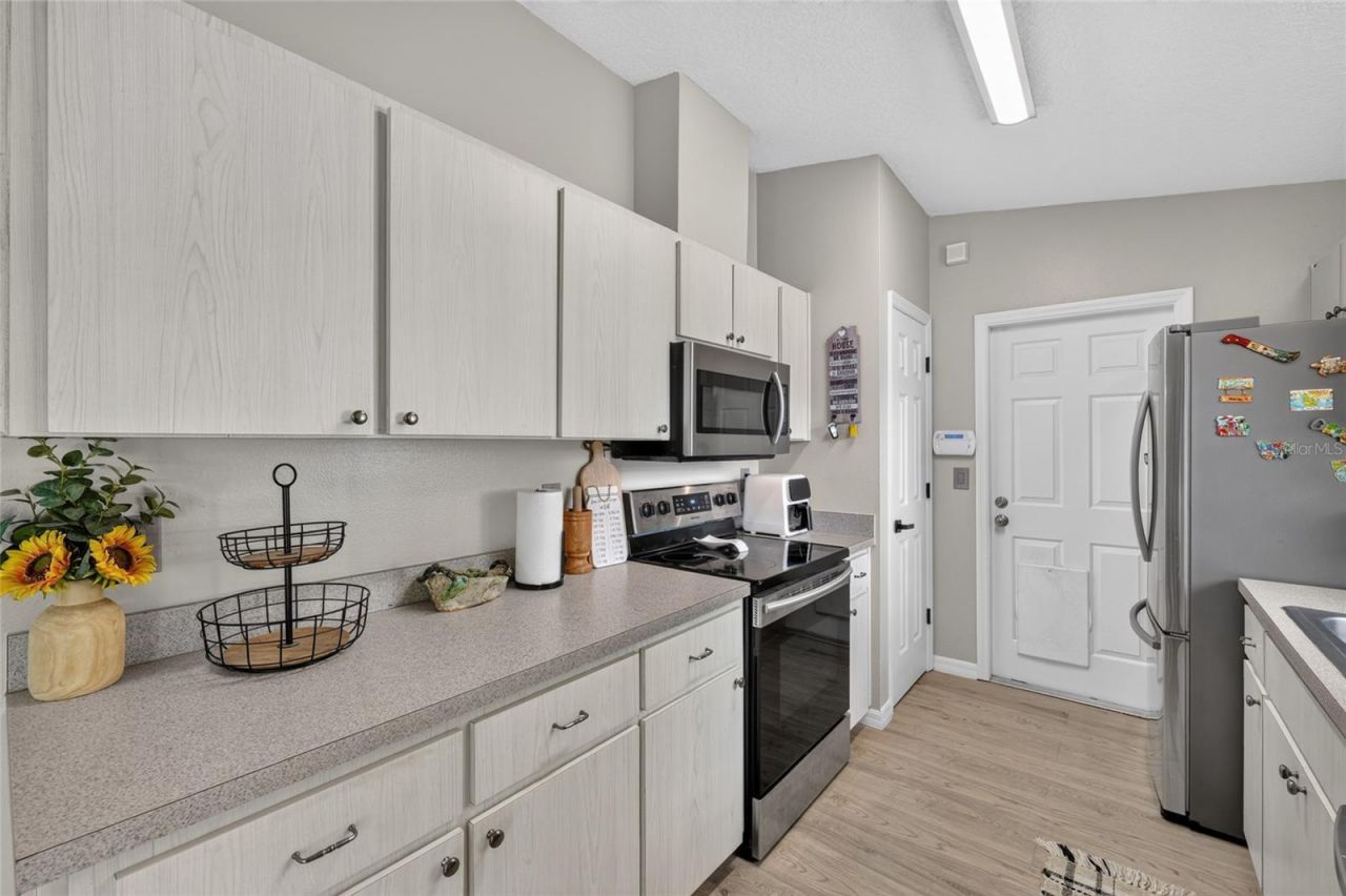 599 Magnolia Ridge Avenue , Tavares, FL 32778 Photo