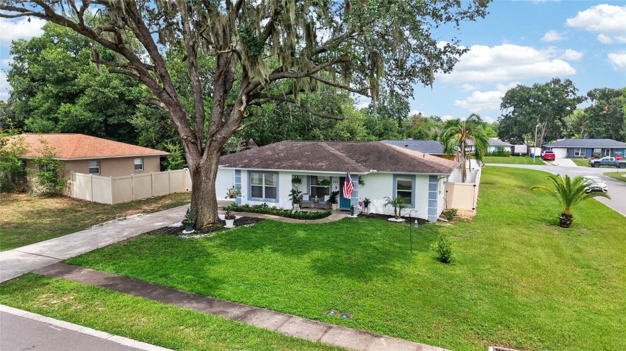 599 Magnolia Ridge Avenue , Tavares, FL 32778 Photo