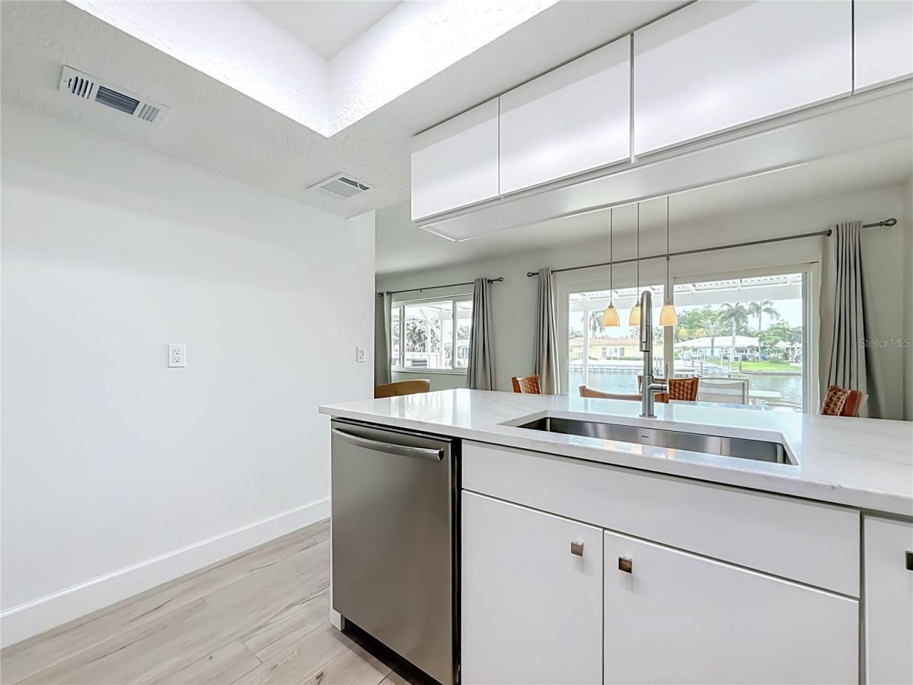 6537 Cape Hatteras Way Ne, Unit 2, Saint Petersburg, FL 33702 Photo