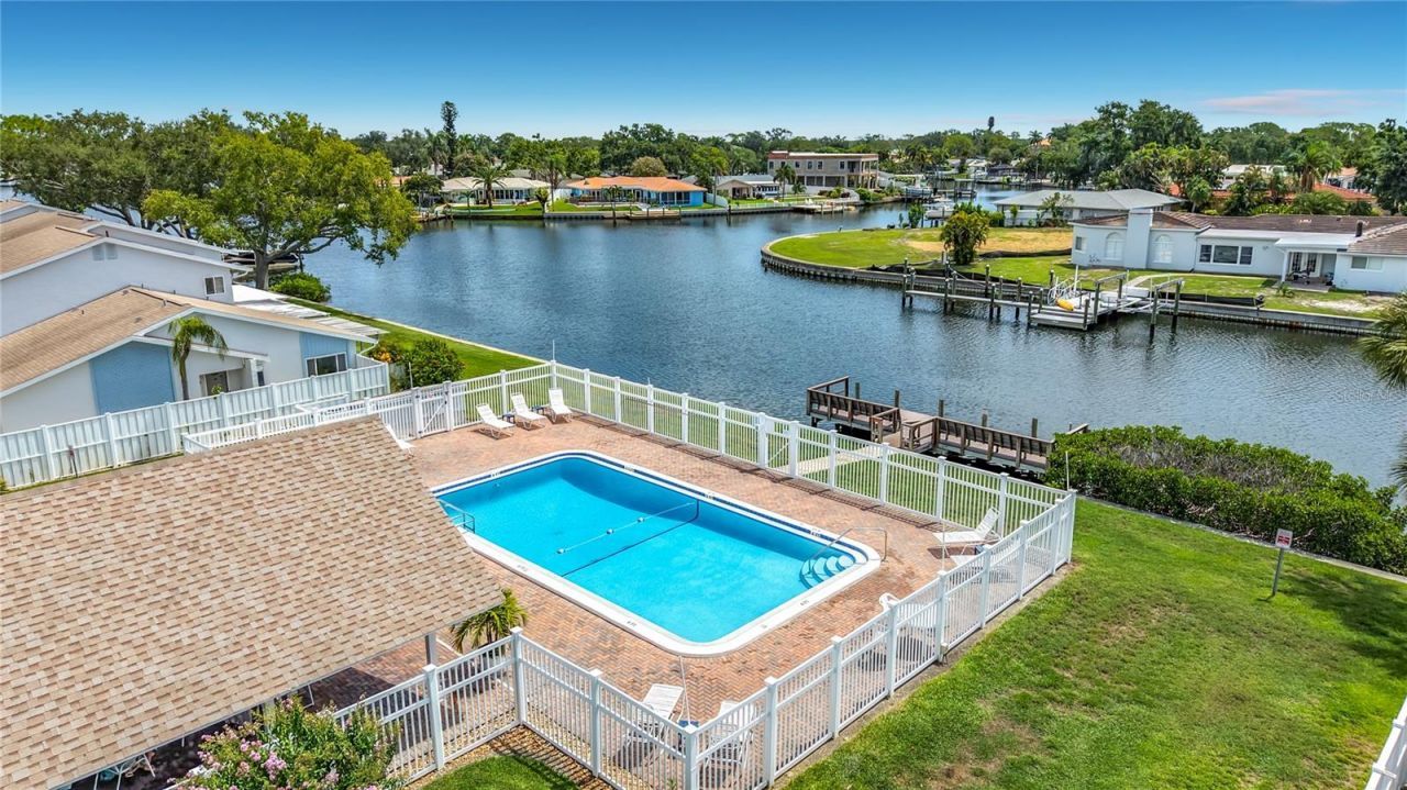 6537 Cape Hatteras Way Ne, Unit 2, Saint Petersburg, FL 33702 Photo