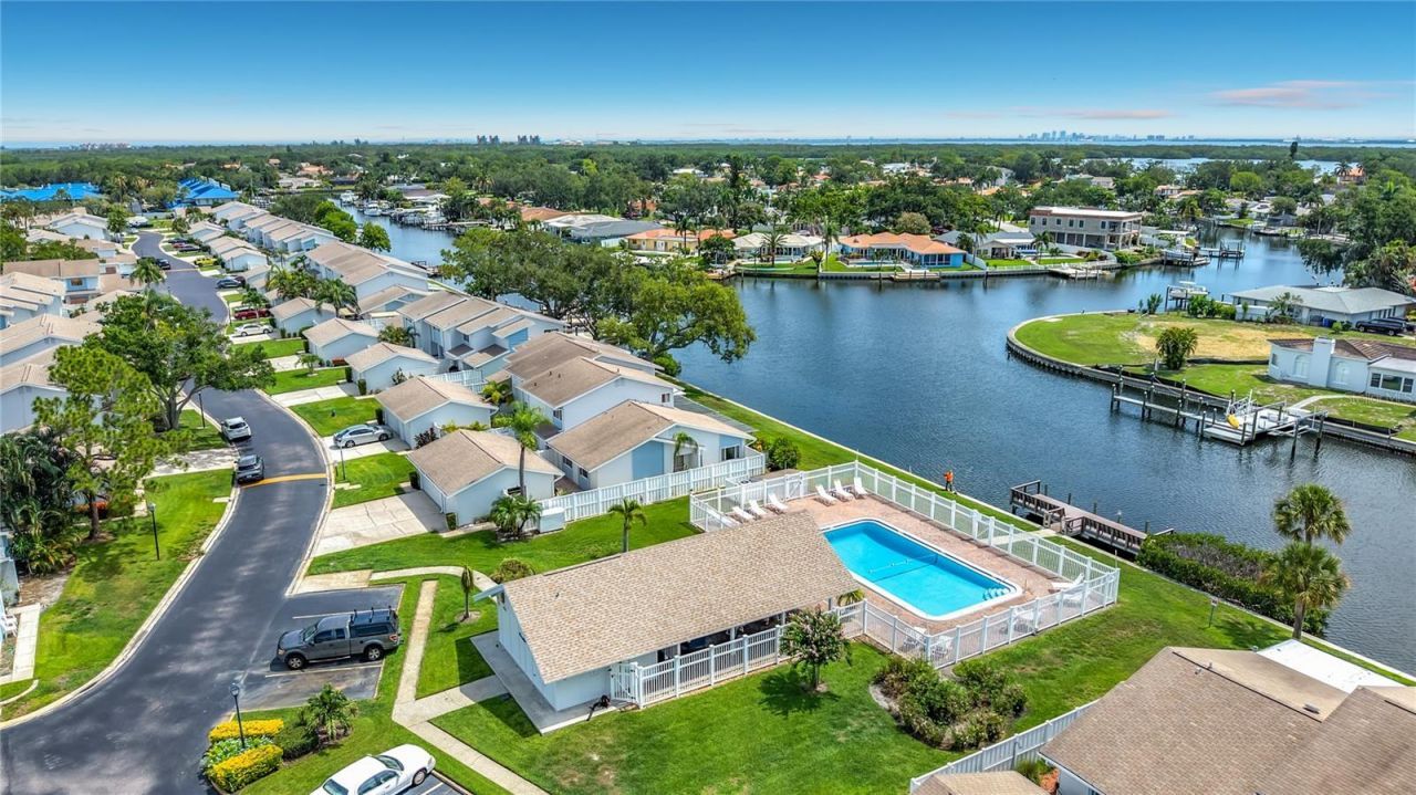 6537 Cape Hatteras Way Ne, Unit 2, Saint Petersburg, FL 33702 Photo