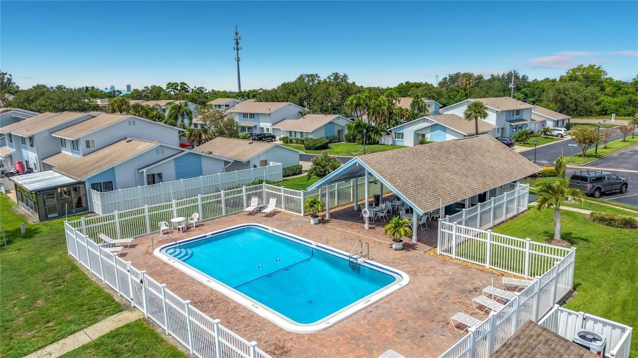 6537 Cape Hatteras Way Ne, Unit 2, Saint Petersburg, FL 33702 Photo