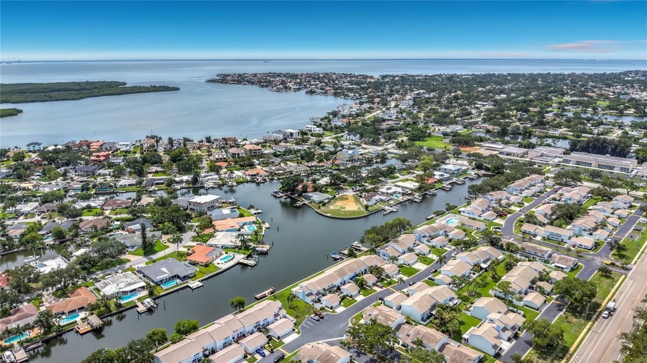 6537 Cape Hatteras Way Ne, Unit 2, Saint Petersburg, FL 33702 Photo