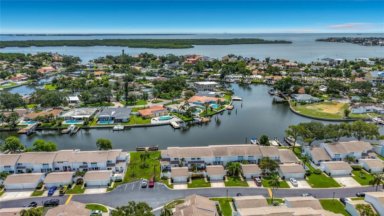 6537 Cape Hatteras Way Ne, Unit 2, Saint Petersburg, FL 33702 Photo