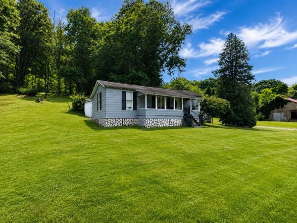 130 HOT COAL RD, SOPHIA, WV 25921