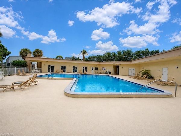 2079 Barkeley LN, Unit 13, FORT MYERS, FL 33907