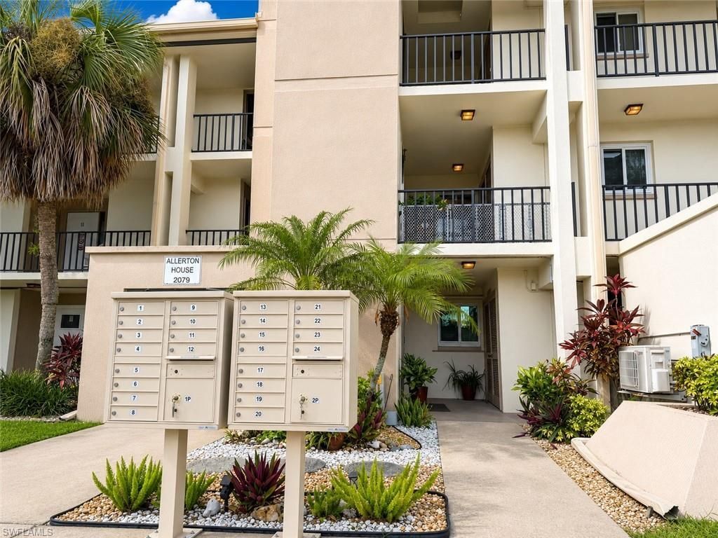 2079 Barkeley Ln, Unit 13, Fort Myers, FL 33907 Photo