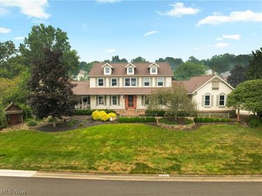 6741 Thornbriar Street NW, Canton, OH 44718